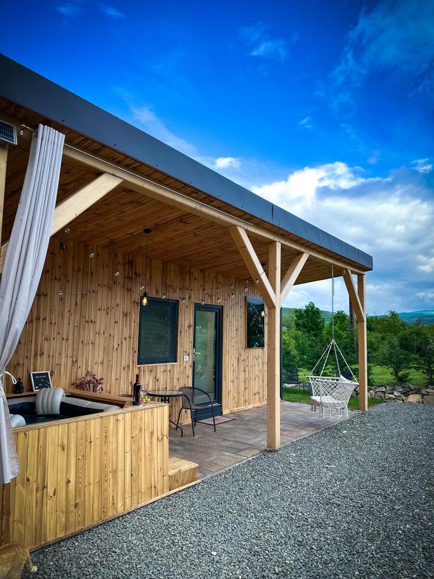 Kubiq Transalpina Villa Petresti ภายนอก รูปภาพ