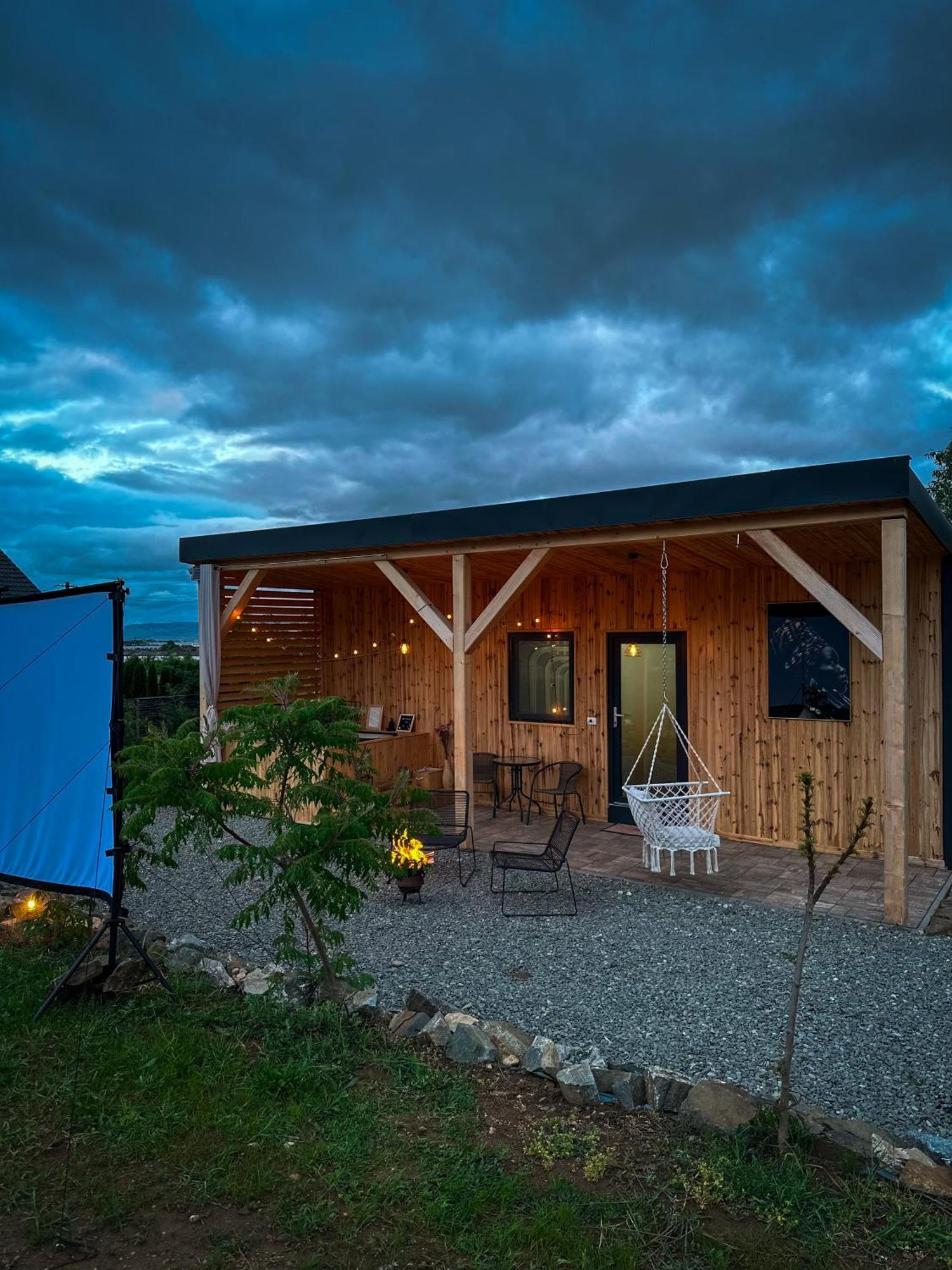Kubiq Transalpina Villa Petresti ภายนอก รูปภาพ