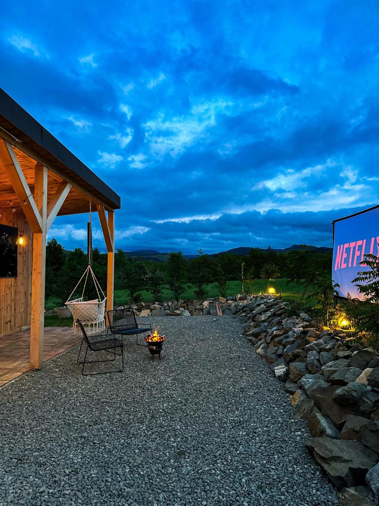 Kubiq Transalpina Villa Petresti ภายนอก รูปภาพ