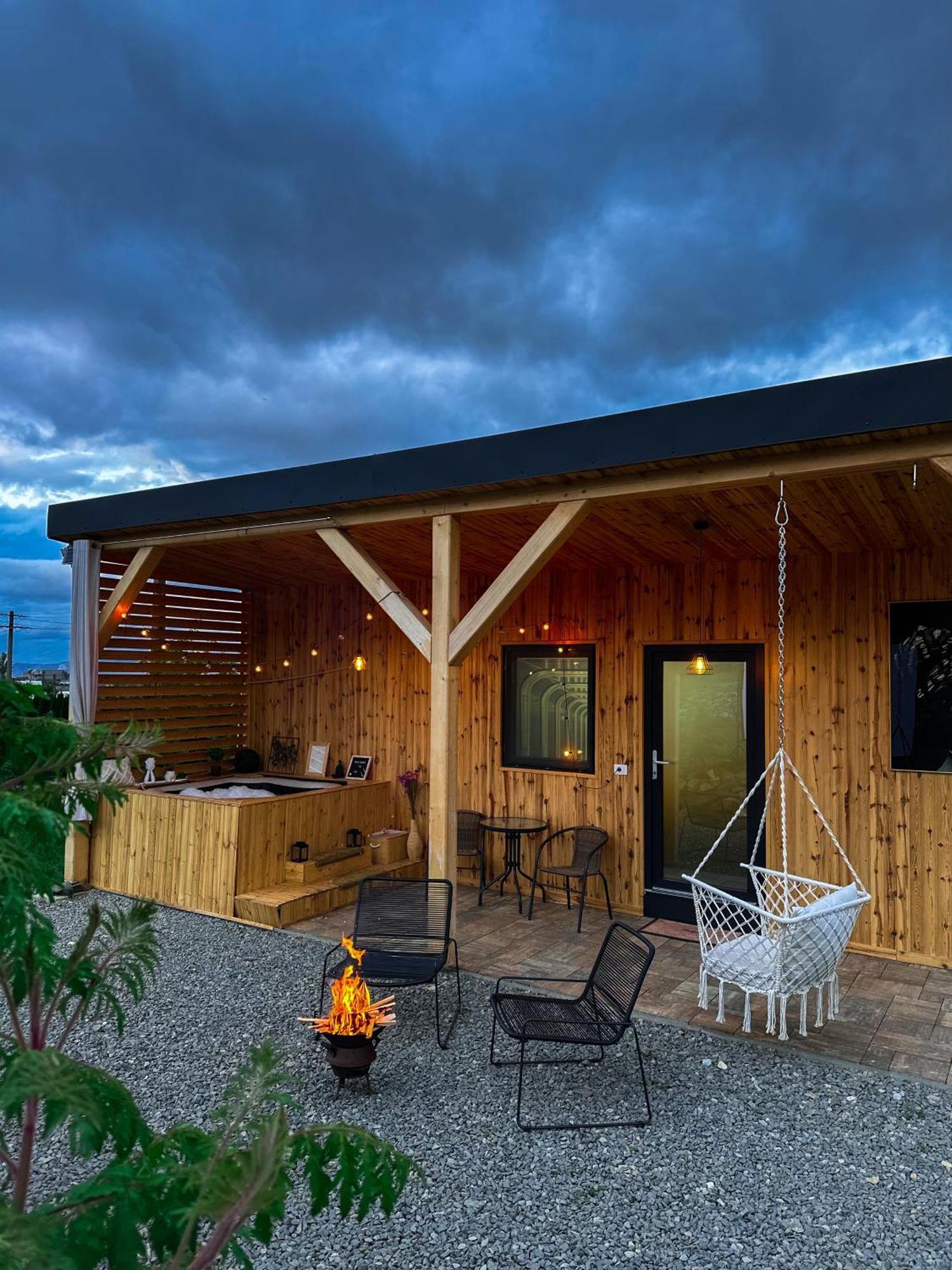 Kubiq Transalpina Villa Petresti ภายนอก รูปภาพ